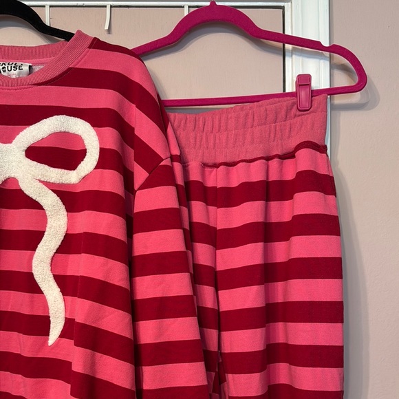 Skull House set with textured bow - Picture 3 of 6